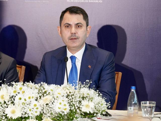 Afet konutlarının &ouml;demesiyle ilgili merak edilen soruya yanıt verdi, &Ouml;zg&uuml;r &Ouml;zel'e de g&ouml;nderme yaptı: "Sizin anlayacağınız konular değil"