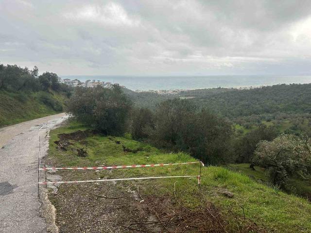 Ayvacık&rsquo;ta sağanak yağış etkili oldu 5