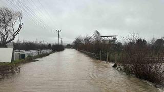 Ayvacık’ta sağanak yağış etkili oldu