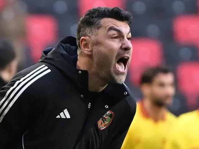 Fransa'da manşetler "Kral"ı &ccedil;ağırıyor! Lille'den Burak Yılmaz s&uuml;rprizi