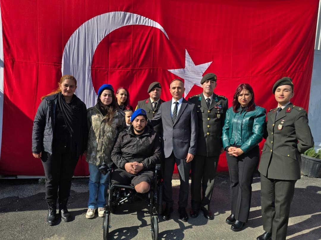 3 yıldır sakladığı emanetin sahibi albayla buluştu: G&ouml;zyaşları sel oldu! 1