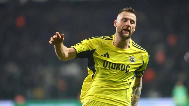 Fenerbahçe'nin savunma bakanı Skriniar'a iki maç ceza!