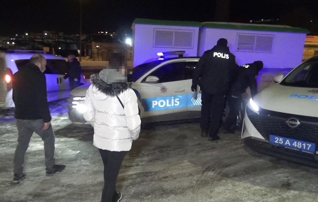 Evde zorla tutulan gen&ccedil; kadının imdadına polis ve itfaiye yetişti!  4