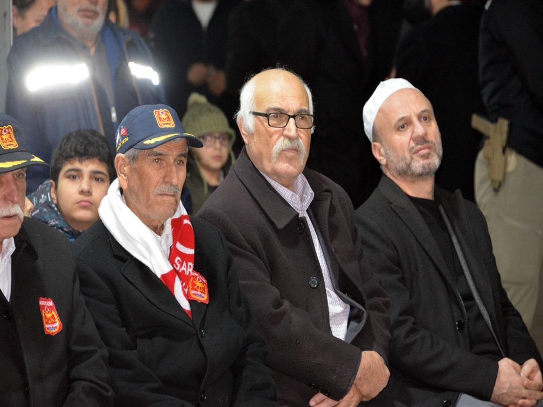 Deprem felaketinin simgesi olmuştu: İstanbul&rsquo;dan deprem b&ouml;lgesine 9 saatte giden TIR Şof&ouml;r&uuml;: "Kadranı pe&ccedil;eteyle kapatmıştım" 3