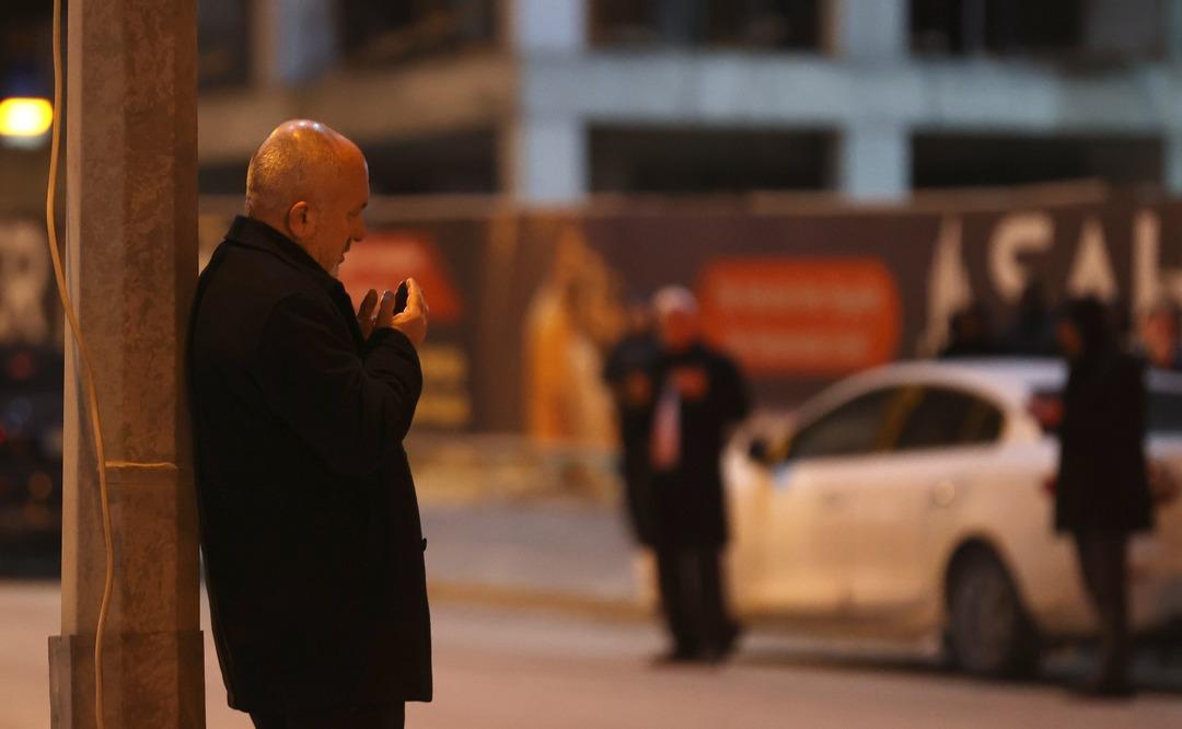 Asrın Felaketi nin 3 &uuml;nc&uuml; yıld&ouml;n&uuml;m&uuml;! Saat 04.17 de 11 ilde sessiz anma... 65 saniye boyunca hayat durdu 3