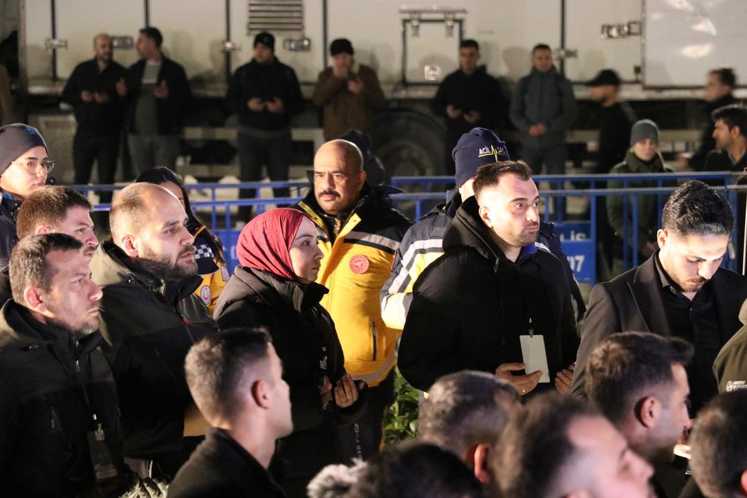 Asrın Felaketi nin 3 &uuml;nc&uuml; yıld&ouml;n&uuml;m&uuml;! Saat 04.17 de 11 ilde sessiz anma... 65 saniye boyunca hayat durdu 2