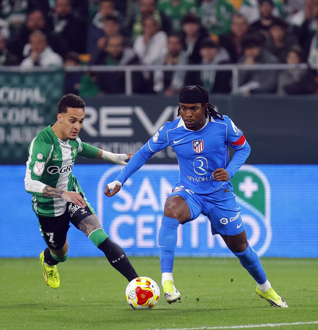 İlk ma&ccedil;, ilk gol, ilk şov: Lookman Atletico&rsquo;yu Kral Kupası nda u&ccedil;urdu! 3