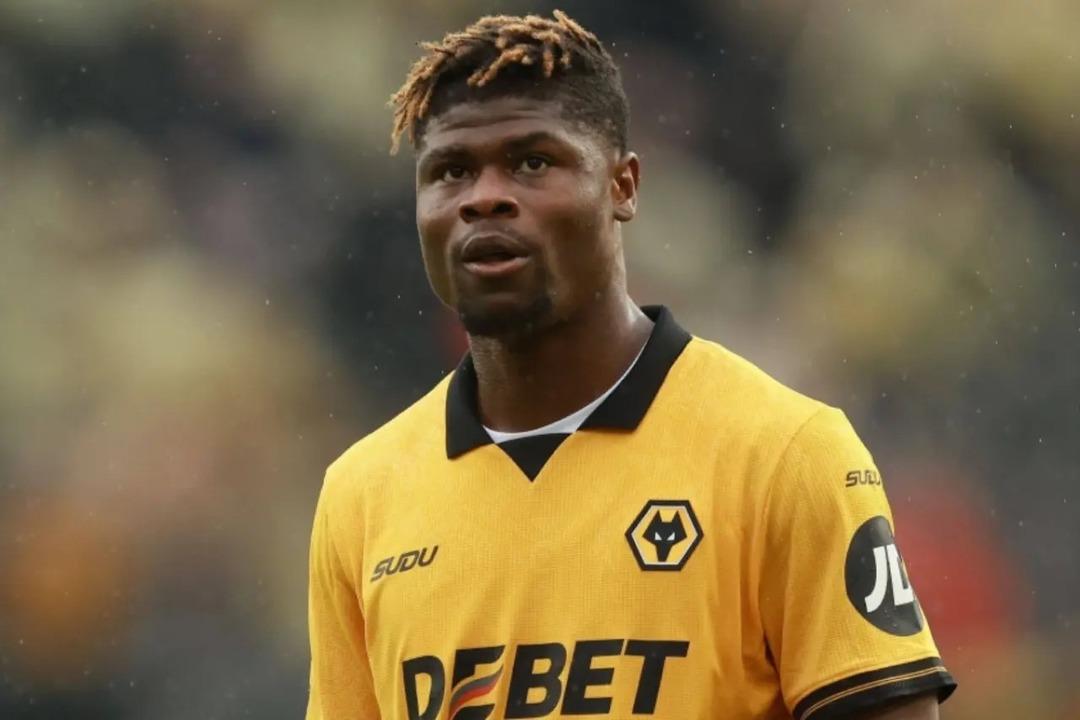 Transferin son g&uuml;n&uuml;nde Beşiktaş bombayı patlattı! Agbadou İstanbul&rsquo;a geldi 6