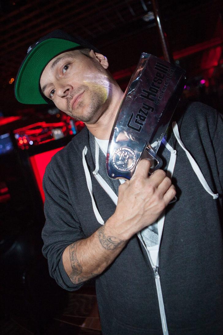 40 yaşına Las Vegas'taki striptiz kulübünde girdi G5