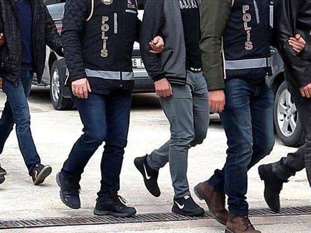 313 milyonluk vurgun! BİMCELL, PTTCELL ve İZBAN dolandırıcılarına operasyon: Kapalı&ccedil;arşı'da akladılar! 