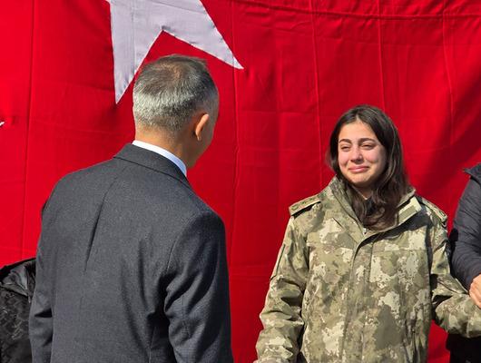 3 yıldır sakladığı emanetin sahibi albayla buluştu