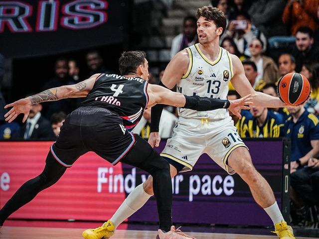 Fenerbah&ccedil;e Beko, Paris'te inanılmaz bir geri d&ouml;n&uuml;şle zafere ulaştı!