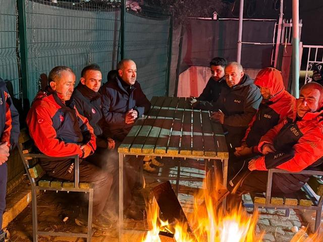 Kahramanmaraş merkezli depremlerde hayatını kaybedenler Van da anıldı 2