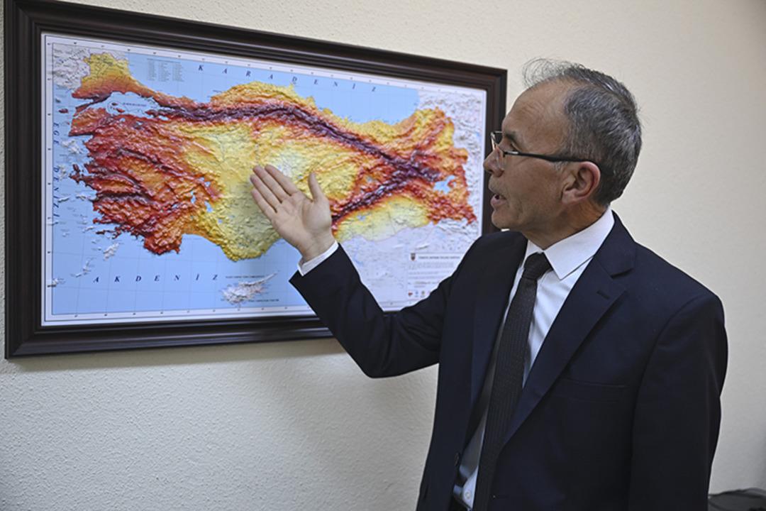 6 Şubat ın yıl d&ouml;n&uuml;m&uuml;nde 3 il i&ccedil;in deprem uyarısı!  &Ouml;rneği yok  diyerek a&ccedil;ıkladı: 30 milyonu etkileyecek 1