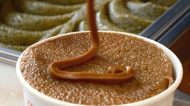 Yüzlerce yıllık tatlıyı dondurmayla buluşturdu: Şimdi dünyaya satıyor