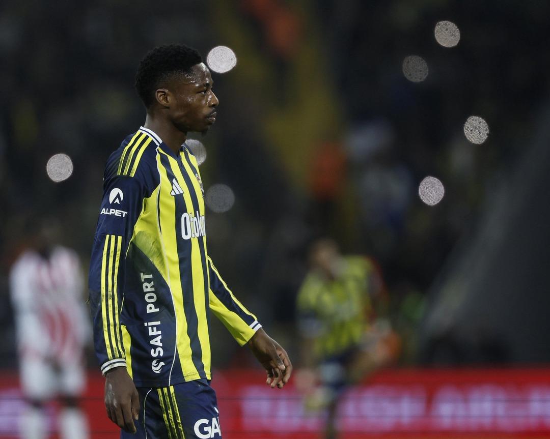 Fenerbah&ccedil;e de UEFA Avrupa Ligi kadrosu belli oldu!  Yeni transferlerden kimler yer alıyor? 1