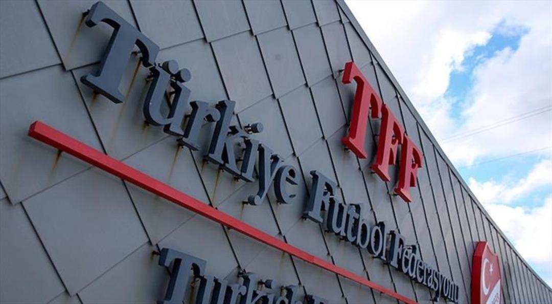 Fenerbah&ccedil;e de UEFA Avrupa Ligi kadrosu belli oldu!  Yeni transferlerden kimler yer alıyor? 4