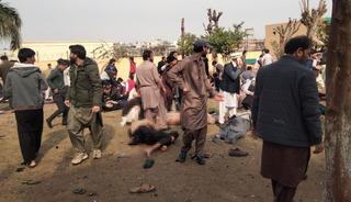 Pakistan'da Cuma namazı sırasında patlama!