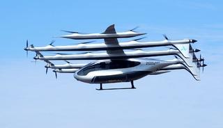 İşte g&ouml;ky&uuml;z&uuml;n&uuml;n yeni devi! Motoru bozulsa da d&uuml;şm&uuml;yor... D&uuml;nyada ilk oldu