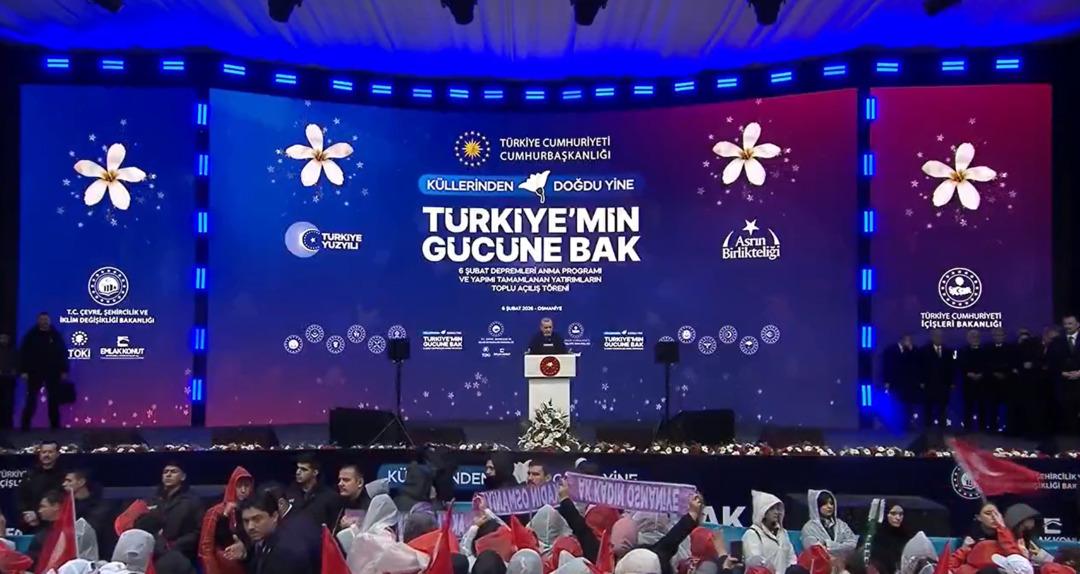 Cumhurbaşkanı Erdoğan deprem b&ouml;lgesinden seslendi: "Muhalefetin  bitmez  dediği evler işte burada" 1