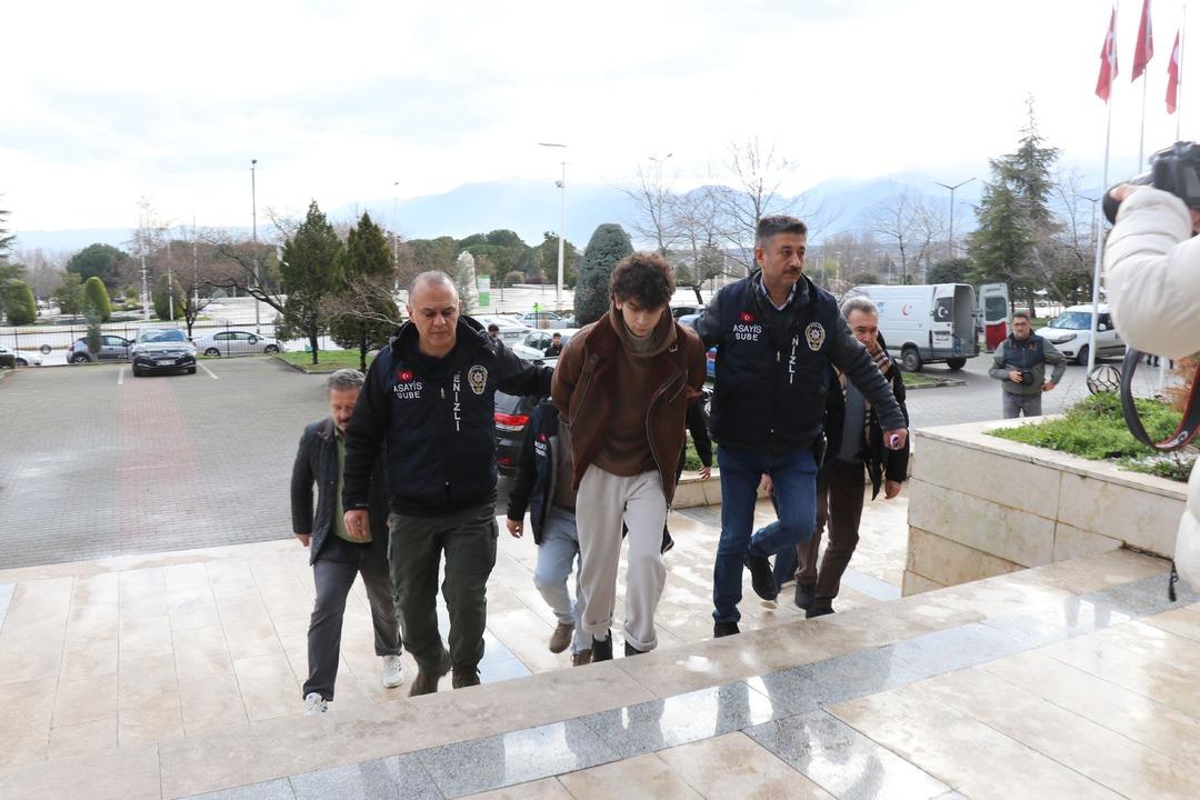 Sosyal medyada tanıştılar! 3 &ccedil;ocuk babasını katletti... 3