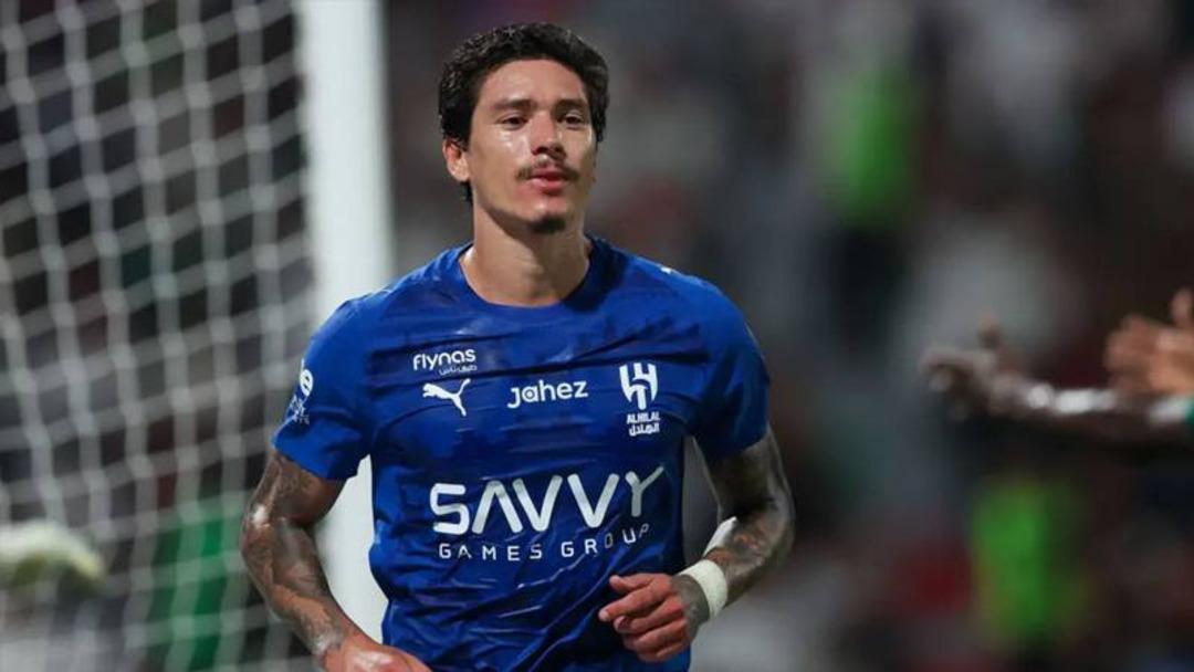 Fenerbah&ccedil;e taraftarı Saran y&ouml;netimine tepkili! Herkes geldi forvet gelmedi... 1