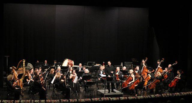 Çerkezköy'de, İstanbul Devlet Senfoni Orkestrası 'Kanlı Sırt'ı seslendirdi