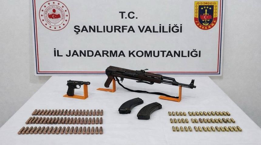 Şanlıurfa'da silah ka&ccedil;ak&ccedil;ılığı operasyonu! 13 ş&uuml;pheli yakalandı
