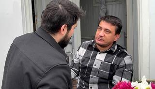 Enkazdan 149 saat sonra &ccedil;ıkarılmıştı! 3 yıl sonra kendisini kurtaran ekiple b&ouml;yle buluştu