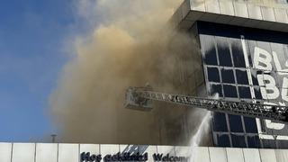 Bağcılar'da 2 katlı binada çıkan yangın söndürüldü