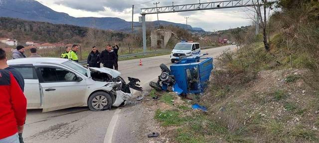 Kastamonu’da otomobil ile "pat pat" çarpıştı: 3 yaralı 1