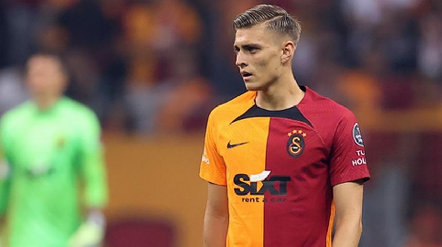 Transferin son g&uuml;n&uuml;nde hareketli saatler! Galatasaray, Kazımcan Karataş'ı Başakşehir'e kiraladı