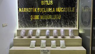 Bitlis'te durdurulan ara&ccedil;larda uyuşturucu ele ge&ccedil;irildi! 