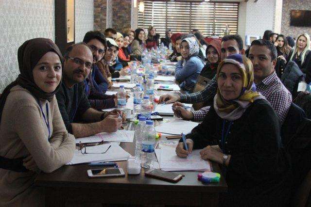 Öğretmen ve öğrencilere ‘Psikolojik Travmaya Yaklaşım ve Müdahale Yöntemleri’  eğitimi verildi