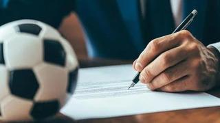 Sakaryaspor'da transferin son gününde 13 imza birden atıldı