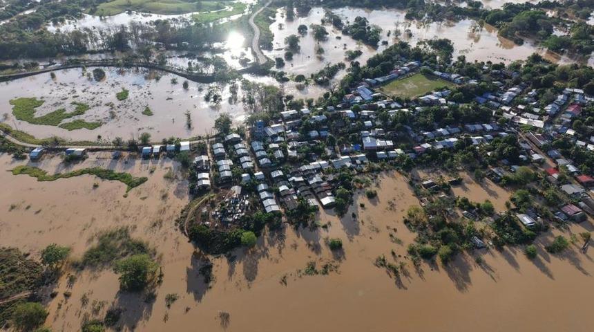 Kolombiya'da &uuml;lke genelindeki sellerde 6 kişi hayatını kaybetti