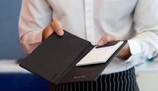 Restoranlarda yeni d&ouml;nem başladı! Hesapta yazıyor