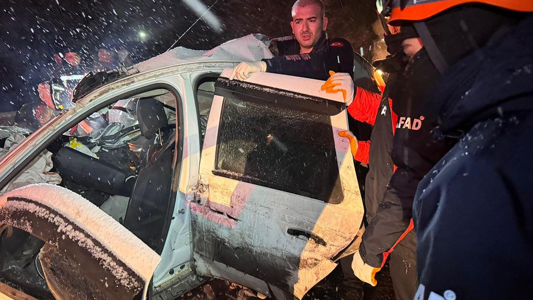 Erzurum da feci kaza! 4 kişi hayatını kaybetti 4