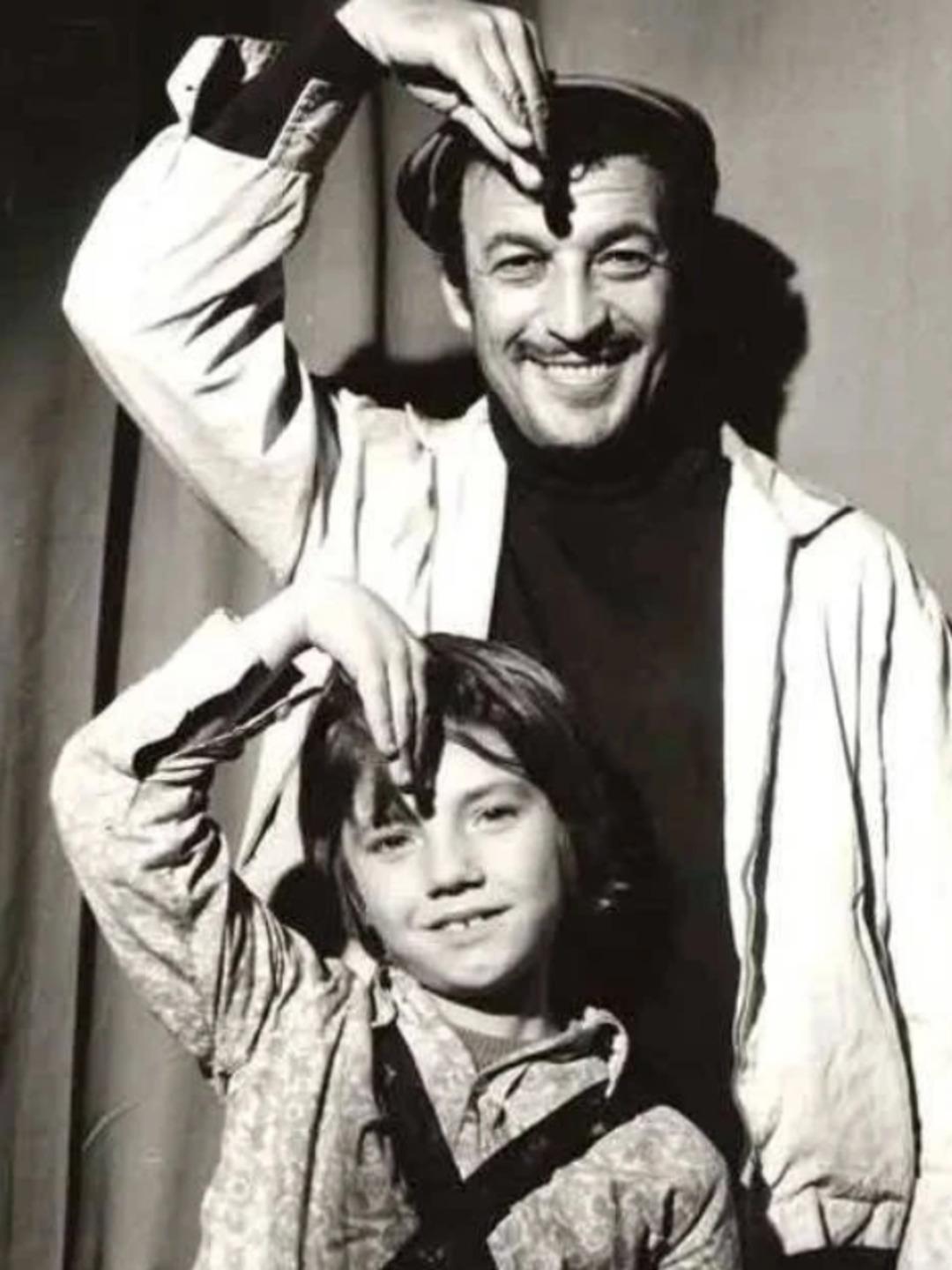 ClubHouse Bebek e polis baskını! G&ouml;zaltına alınan Menderes Utku Yeşil&ccedil;am ın &ccedil;ocuk yıldızı &ccedil;ıktı 4