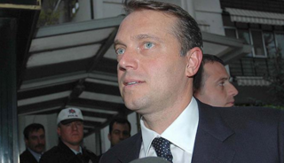 Cem Uzan "Kadınım" diyerek aşka geldi! Yeni sevgilisi bakın kimmiş