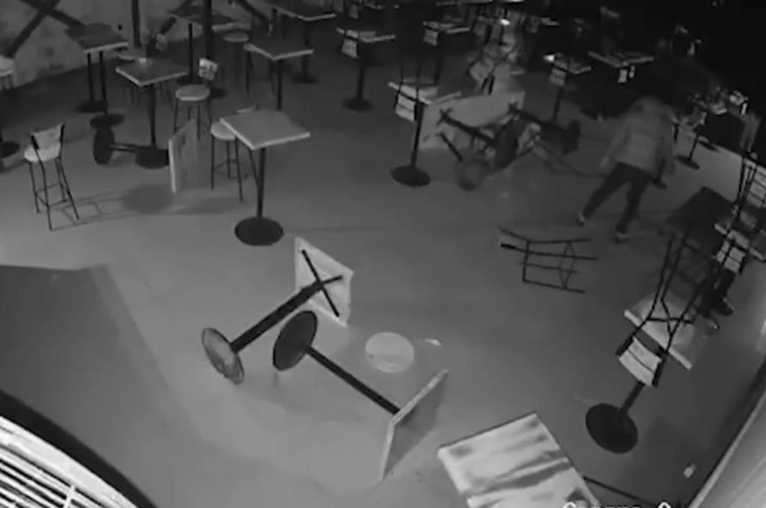 Esnafı haraca bağlayan  D&ouml;nmezler  &ccedil;etesine şafak operasyonu!  2