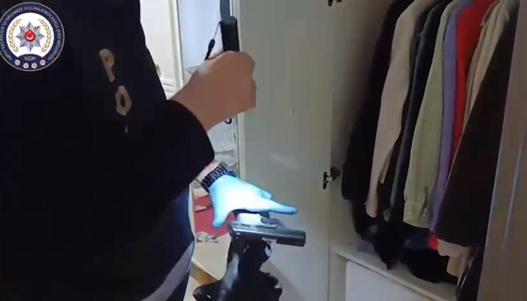 Esnafı haraca bağlayan  D&ouml;nmezler  &ccedil;etesine şafak operasyonu!  8