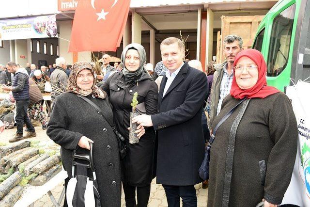 Çan’da 25 bin fidan dağıtıldı