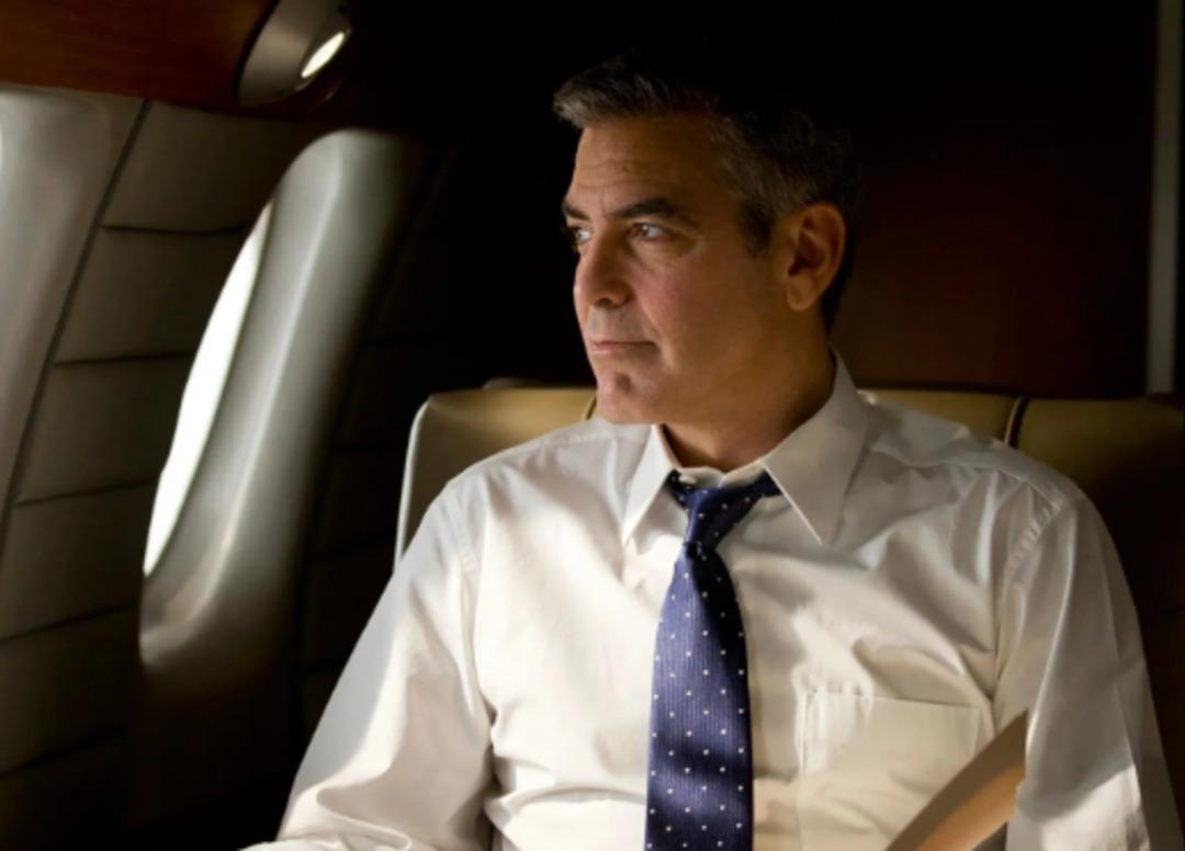 George Clooney her şeyi bırakıp &ccedil;iftliğe yerleşti! Trakt&ouml;r s&uuml;r&uuml;p toprakla uğraşıyor 2