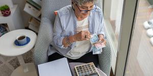 Milyonlarca emekliyi ilgilendiriyor! Seyyanen zam i&ccedil;in tarih verdi