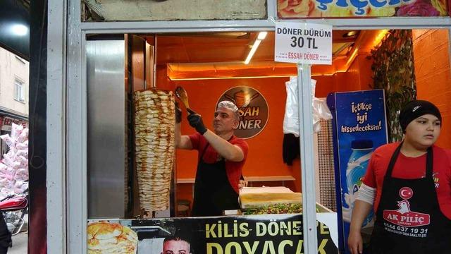 Her yerde 200 TL...Sadece orada 30 TL! İ&ccedil;ecekten daha uygun fiyatlı tavuk d&ouml;ner 2