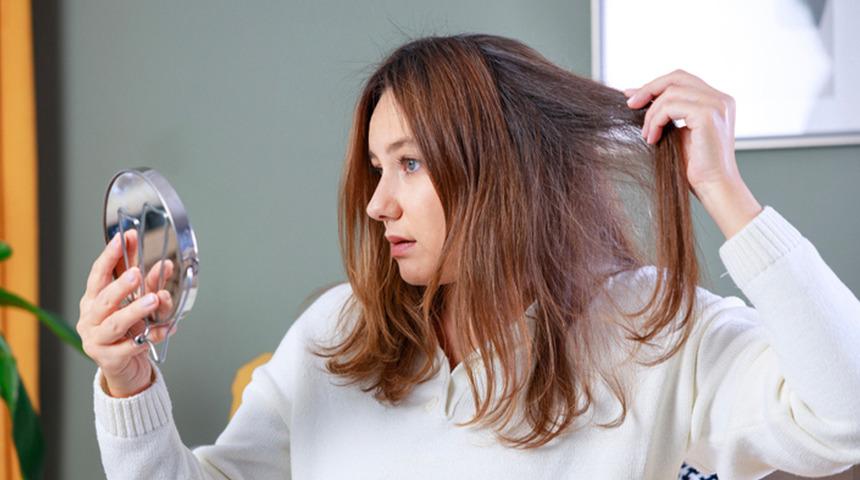 Evde bunu deneyenler kuaf&ouml;re gitmeyi bıraktı: Sa&ccedil; cilası nasıl yapılır?