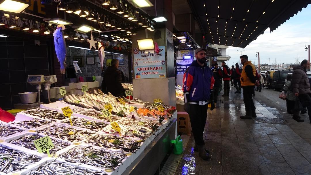 Bir bu&ccedil;uk aydır tezgahlardan uzaktı: Hamsi bu defa şaşırttı!  3