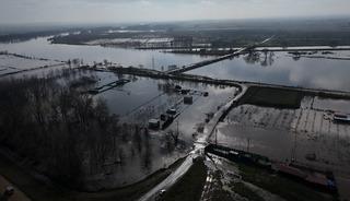 Meri&ccedil; Nehri taştı, tarım arazileri ve yerleşim alanları sular altında kaldı