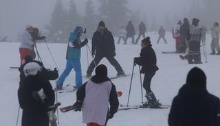 Uludağ'da rekor yoğunluk: 47 bin ara&ccedil; giriş yaptı